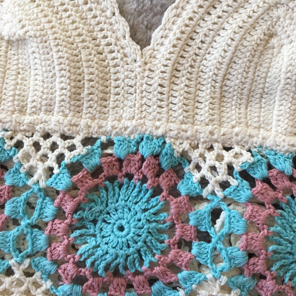 BOHO FESTIVAL Crochet Crop Halter Top SMALL S NEW - Picture 4 of 8